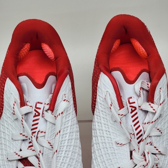 Under Armour Women's UA Glyde 2 MT TPU Softball Cleats 3026603-101 Size 8.5 New - Picture 9 of 11